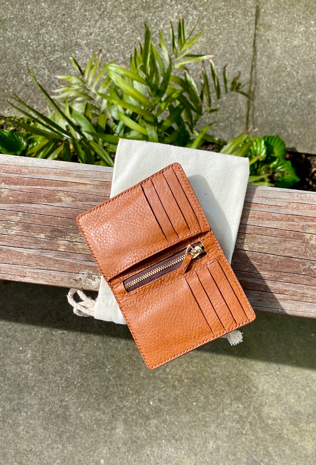 Bifold Wallet with Zip Coin Pocket